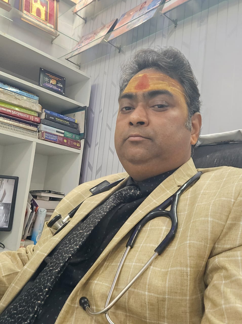 Dr. Maneesh Srivastava at his consultation chamber